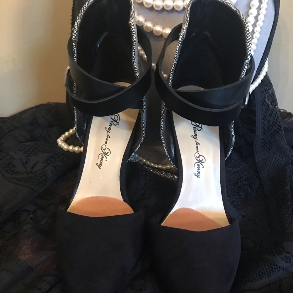 Black and cream 👠 heels!